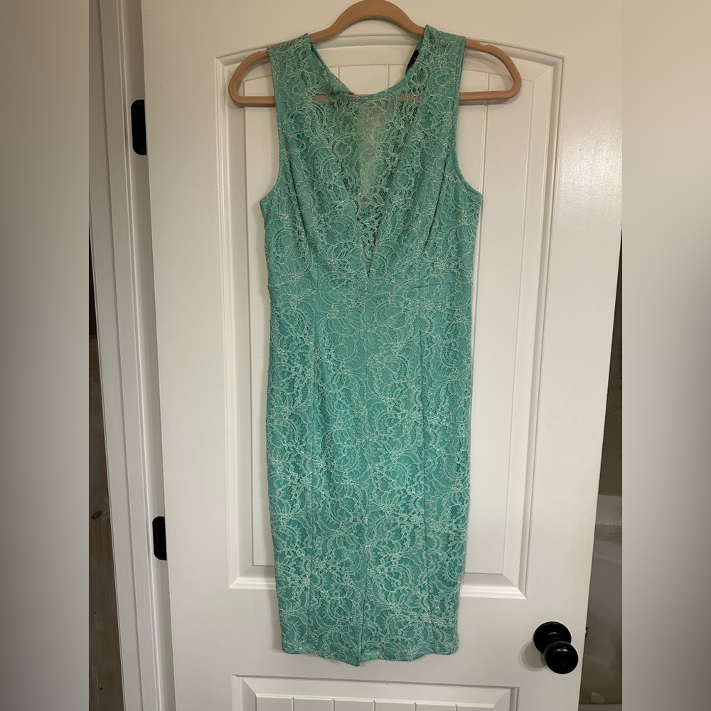Anna Grace Lace Midi Dress - Mint Green